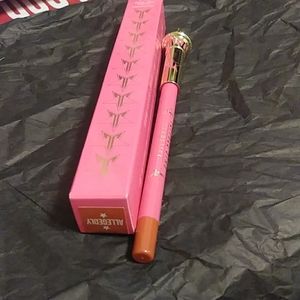 Jeffree Star LipLiner In Allegedly
